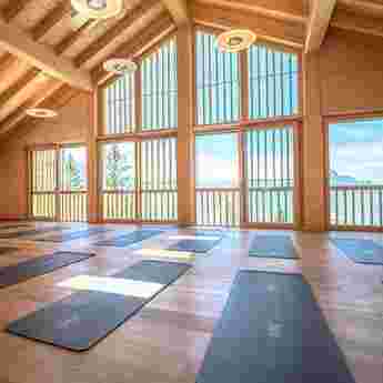 Nourish & Retreat