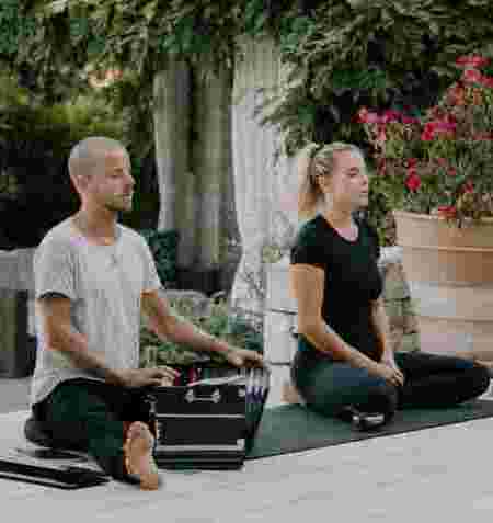 Yoga Flow & Mantra Chanting Yoga Flow & Mantra Chanting